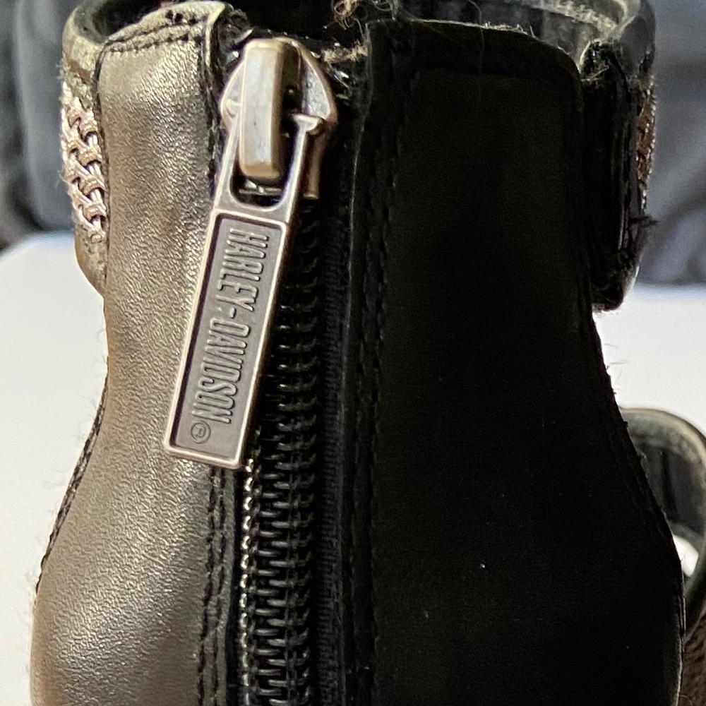 Shoe - Picture 6 of 6